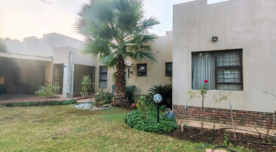 3 Bedroom Property for Sale in Miederpark North West